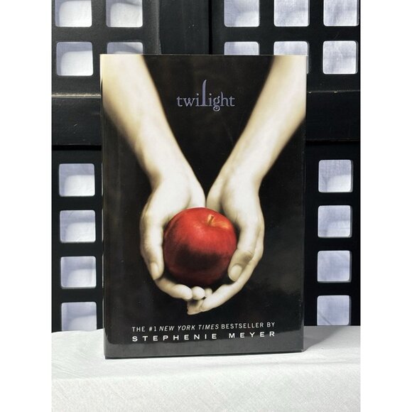 Other - ❤️ Twilight SIGNED Stephenie Meyer HC DJ 18th Printing ❤️